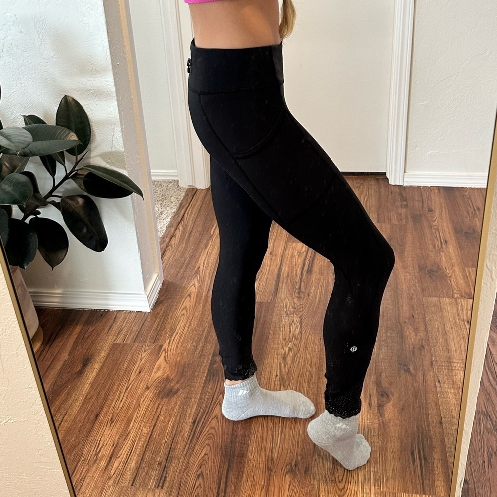 Lululemon black tight stuff tight legging size 6 - Picture 6 of 13